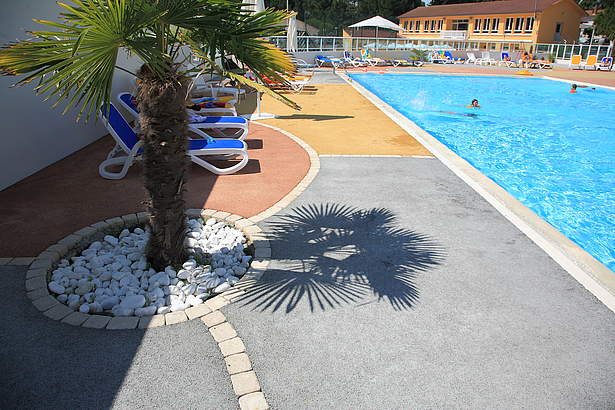 beton decoratif drainant plage piscine